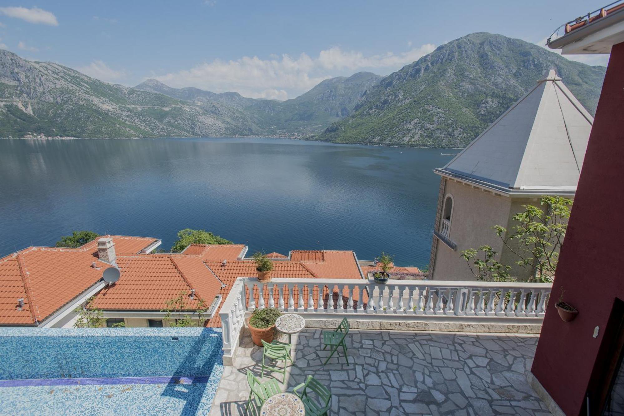 Boka Gardens Seaside Resort Kotor Ngoại thất bức ảnh