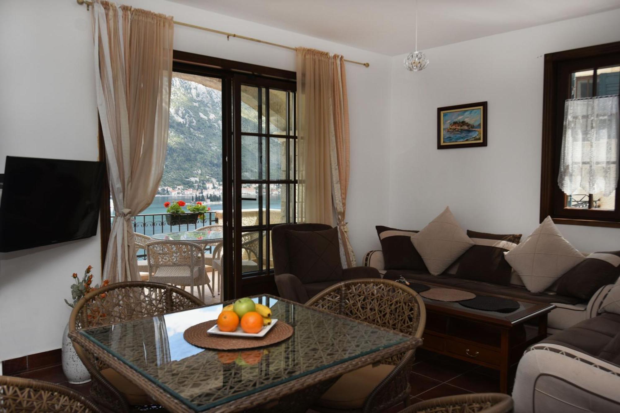Boka Gardens Seaside Resort Kotor Phòng bức ảnh